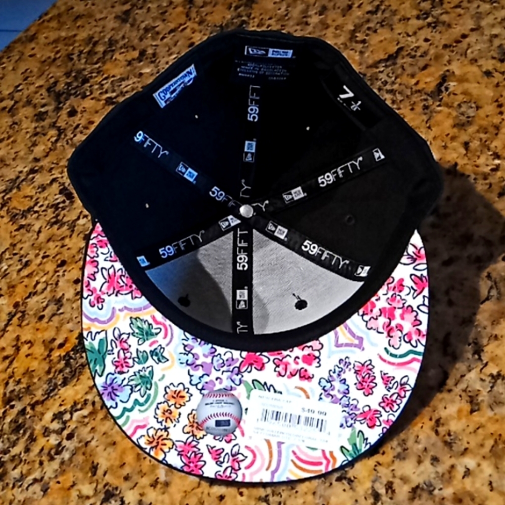 Florida Marlins New Era Cap. Watercolor Floral. New With Tags. 7 1/8. - Picture 8 of 16